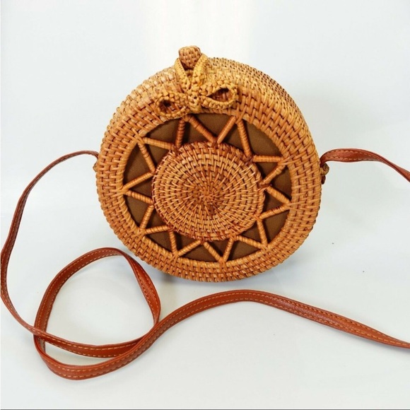 Unknown Handbags - Rattan Round Crossbody Handbag